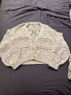 ZARA Chunky Knit Cream V-Neck Cardigan Sweater
